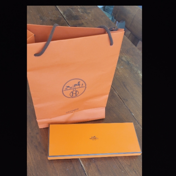 Brand new in box Hermès Tatersale scarf - Picture 8 of 8